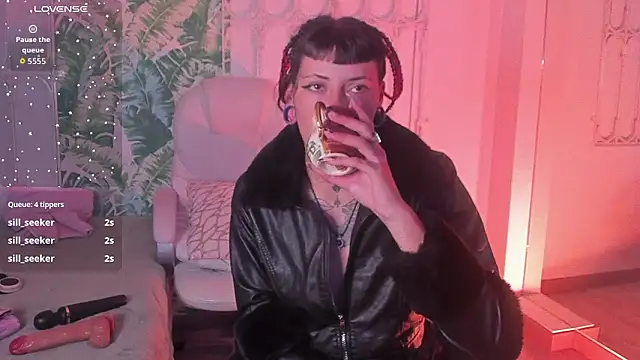 _sharlotte777 即時 XXX 聊天