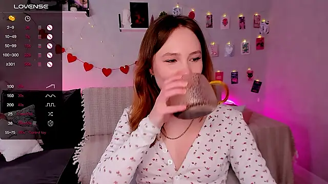 LanaBlu_: онлайн-секс-чат