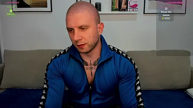 Gerard_Finbar Show in webcam