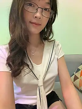 meimei_x élő XXX-chatje