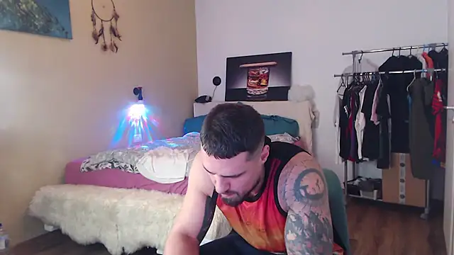 Tiberius_hunk Live XXX-chat