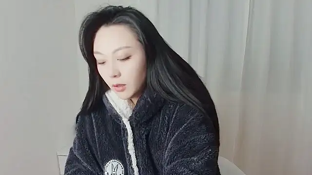 Cxin-- Live XXX Chat