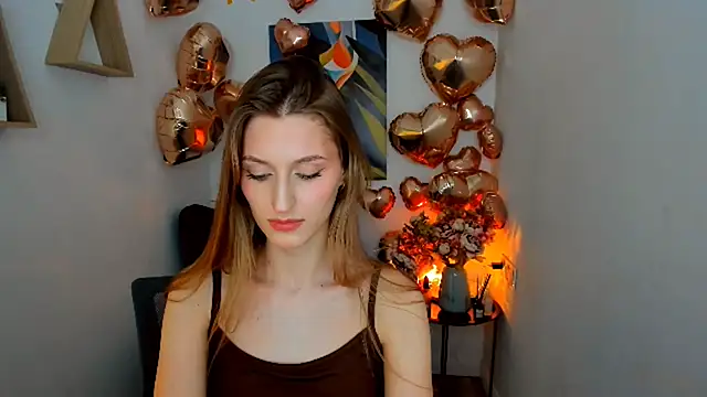 NaturalBeaty's Live XXX Chat