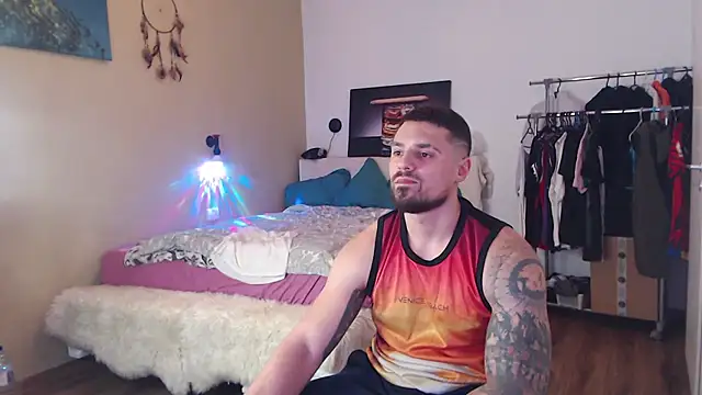 Tiberius_hunk Chat XXX in diretta