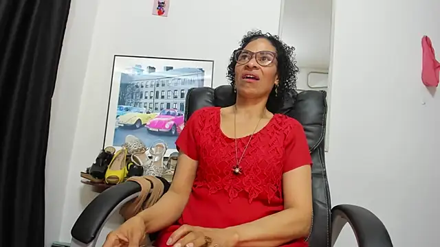 Aries_Mature Adlı Modelin Web Kamerası Şovu