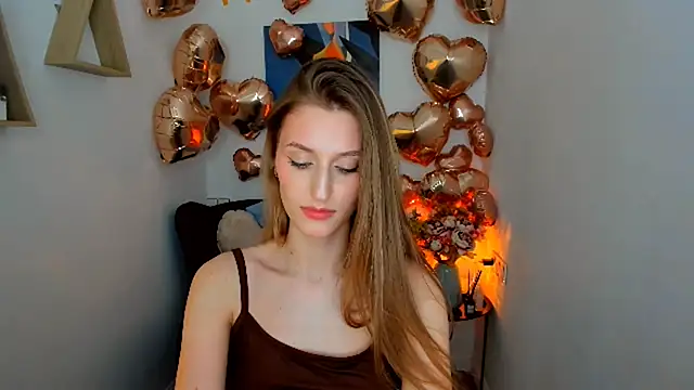 NaturalBeaty's Live XXX Chat