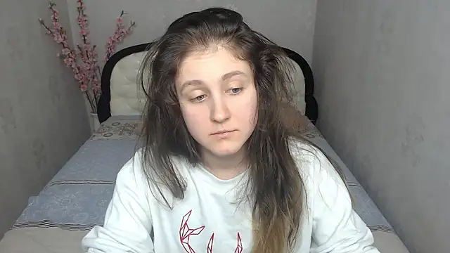 Holliy_Cooper Adlı Modelin Canlı XXX Sohbeti