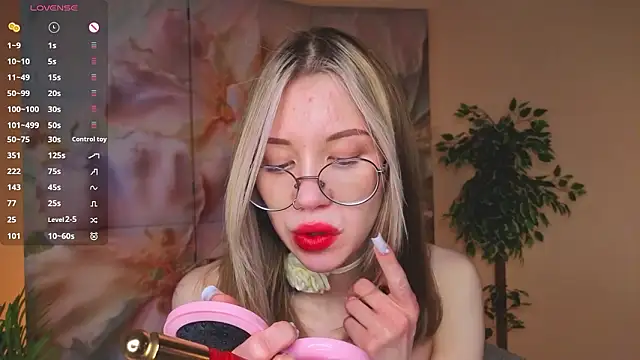 UdelaAllston Chat XXX live