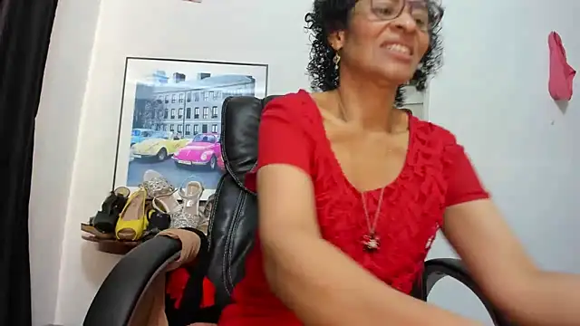 Aries_Mature: διαδικτυακό σόου στην κάμερα