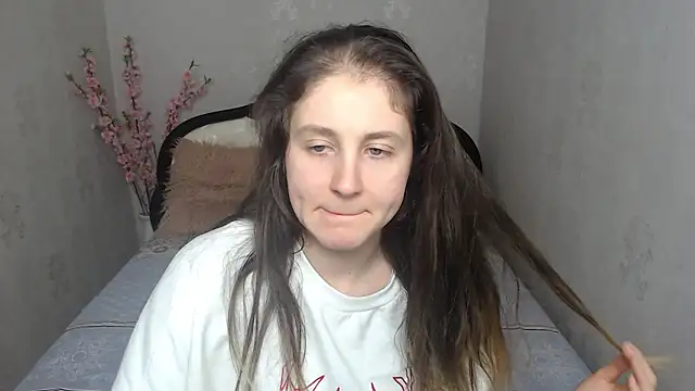 Holliy_Cooper élő XXX-chatje