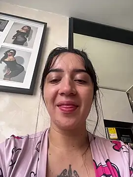 EmmyEvans1's Live XXX Chat