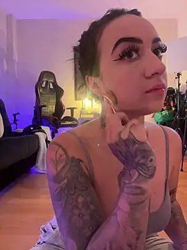 Chat XXX en directo de EmmyEvans1