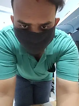 Seducer_boy: διαδικτυακό σόου στην κάμερα