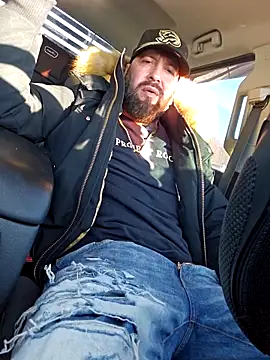 Beardedtattood 网络视讯表演