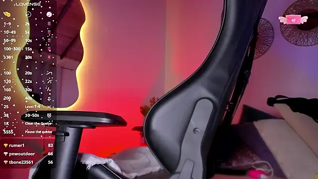 laura-hills18 现场XXX聊天