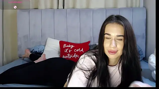 Erikka__ লাইভ XXX চ্যাট