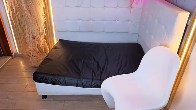 Bruja__Scarlata Webcam Show