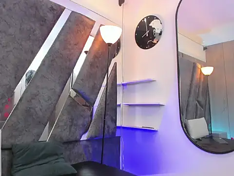 Miashinee élő XXX-chatje