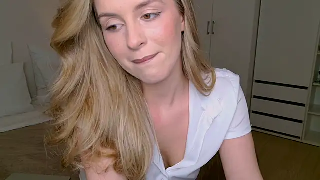 RozzitaBedberry Adlı Modelin Canlı XXX Sohbeti