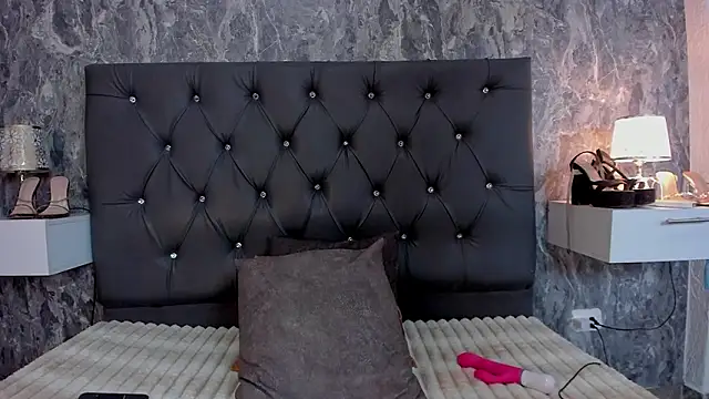 JuliKim_: онлайн-секс-чат