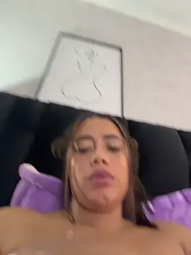 ElaaPerez: онлайн-секс-чат