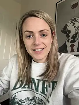 Živý XXX chat LouiseLovesFun