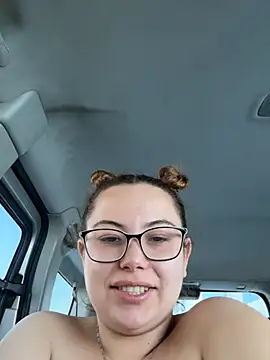 FreakyDreama élő XXX-chatje