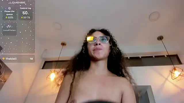 Hanna_Cornee_ 라이브 XXX 채팅