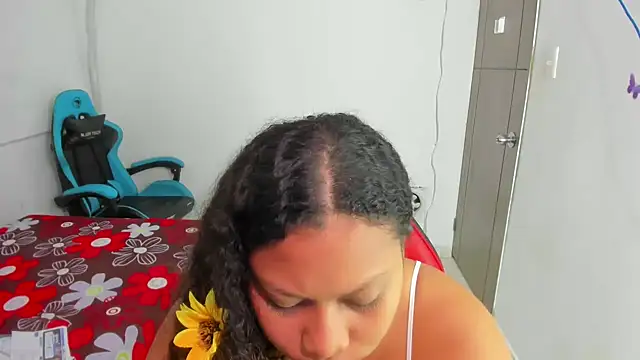 Lunastar02 live XXX chat