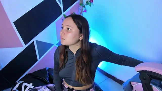 little_emma0 live XXX chat