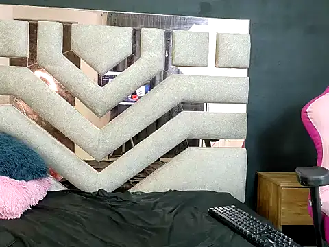 Chatroom XXX en direct de karolain_thomson