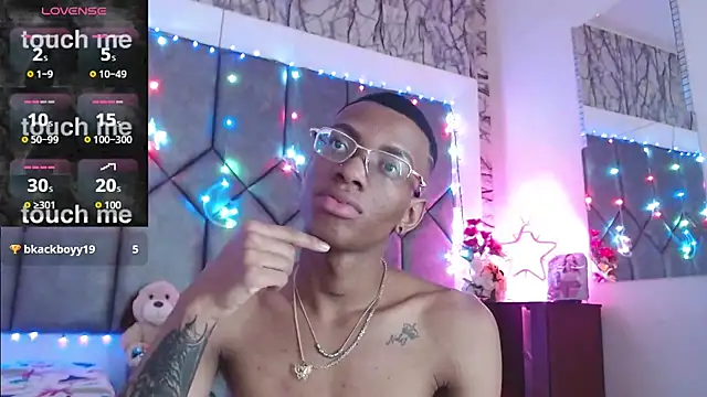 Tiffany_Valentine15 即時 XXX 聊天