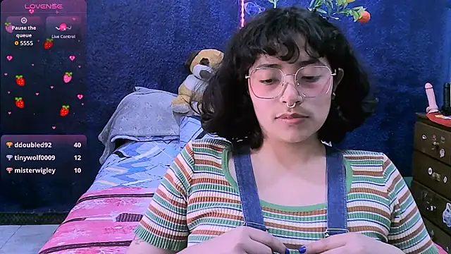 Chatroom XXX en direct de NinaYellow