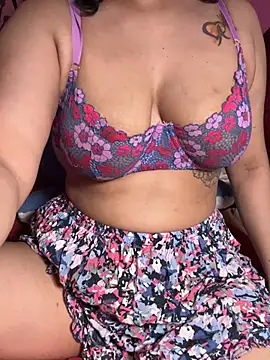 Squirt_Queen_X 即時 XXX 聊天