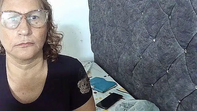 charrysexy1 Adlı Modelin Canlı XXX Sohbeti