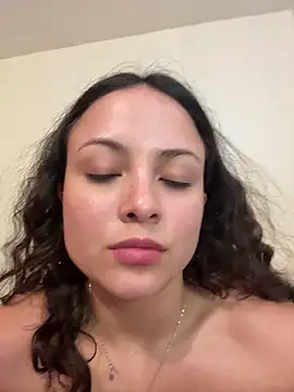 Pokazy przed kamerką – Megan_Rodrigo