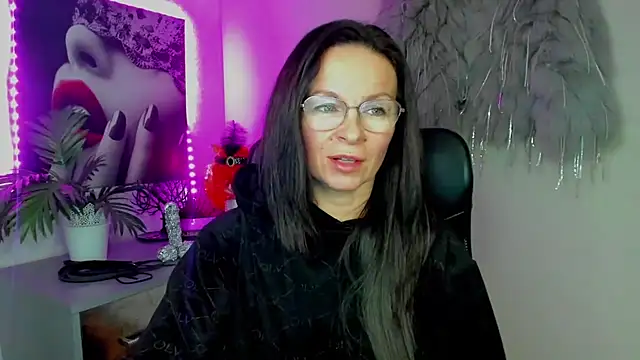 HelenLuxx: онлайн-секс-чат