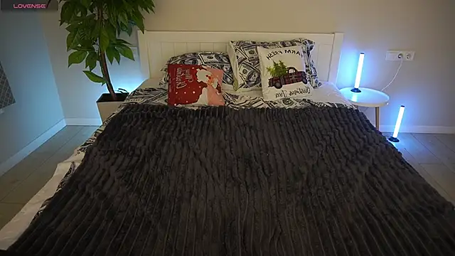 MagicPeachh_ Adlı Modelin Canlı XXX Sohbeti