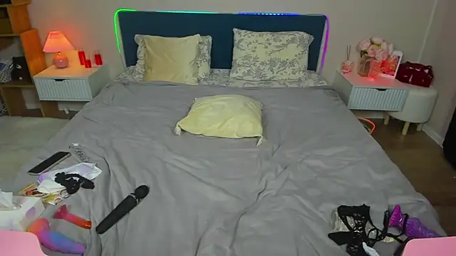 BritneyLix: онлайн-секс-чат