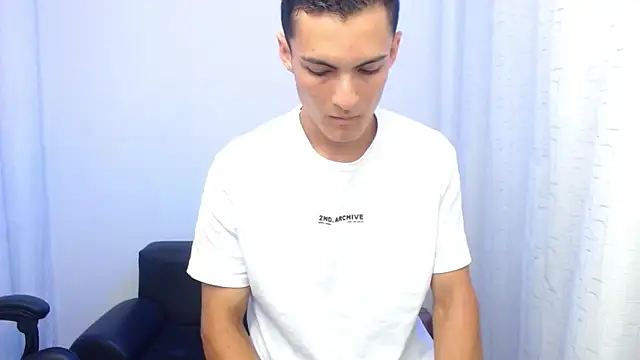 Matiius18 Show Webcam