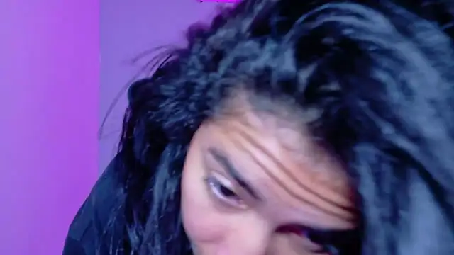 luna_roja25: онлайн-секс-чат