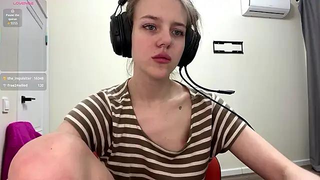 Elira_Breeze: онлайн-секс-чат