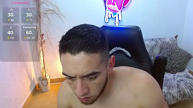 Czat XXX na żywo – Ethan_Blaze