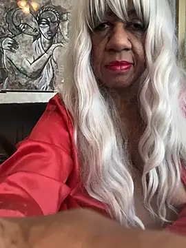 BreanaDivineのライブXXXチャット