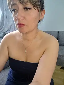 tata_sanz_'s Live XXX Chat