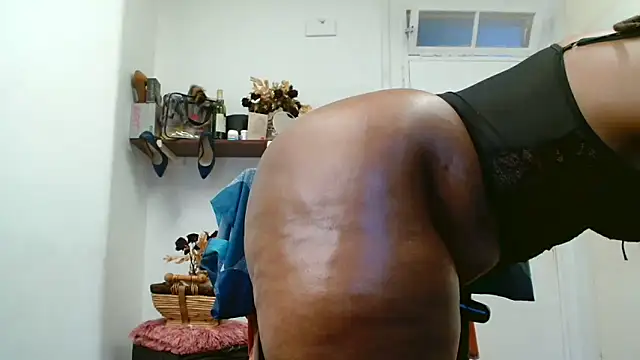 xTALLSEXYBUMx's Live XXX Chat