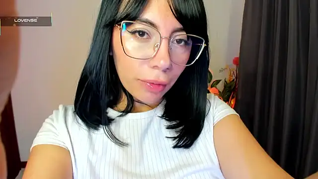 Silvanna-MoreeのライブXXXチャット