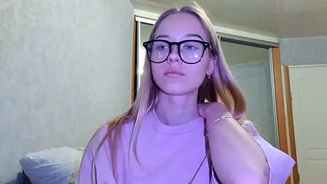 GlidedFill's Live XXX Chat