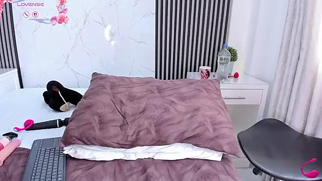 Chatroom XXX en direct de JackAndRosse_