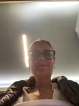 NataKitten Adlı Modelin Canlı XXX Sohbeti